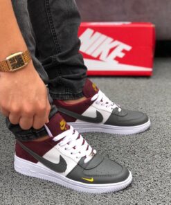 Alternative view of Nike F1