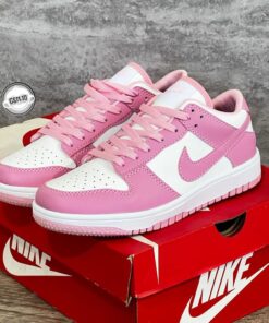 Alternative view of Nike Dama1